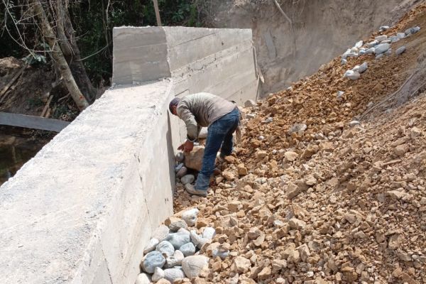 CONSTRUCCIÓN DE PUENTE VEHICULAR CALLE EL CENTRO EN LA LOCALIDAD DE LAS HUERTAS, MUNICIPIO DE SANTO DOMINGO TEOJOMULCO — foto 9