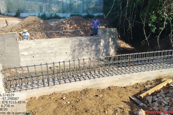 CONSTRUCCIÓN DE PUENTE VEHICULAR CALLE EL CENTRO EN LA LOCALIDAD DE LAS HUERTAS, MUNICIPIO DE SANTO DOMINGO TEOJOMULCO — foto 3